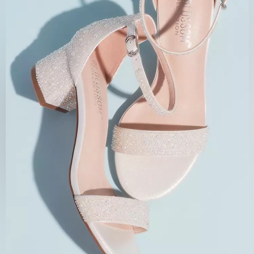DB studio Allover Iridescent Pearl Low Block Heel Sandals size 7 1/2